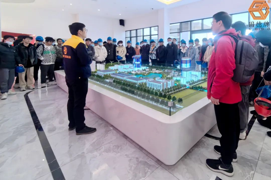 1701400289-7825.jpg 1701400289-7825.jpg