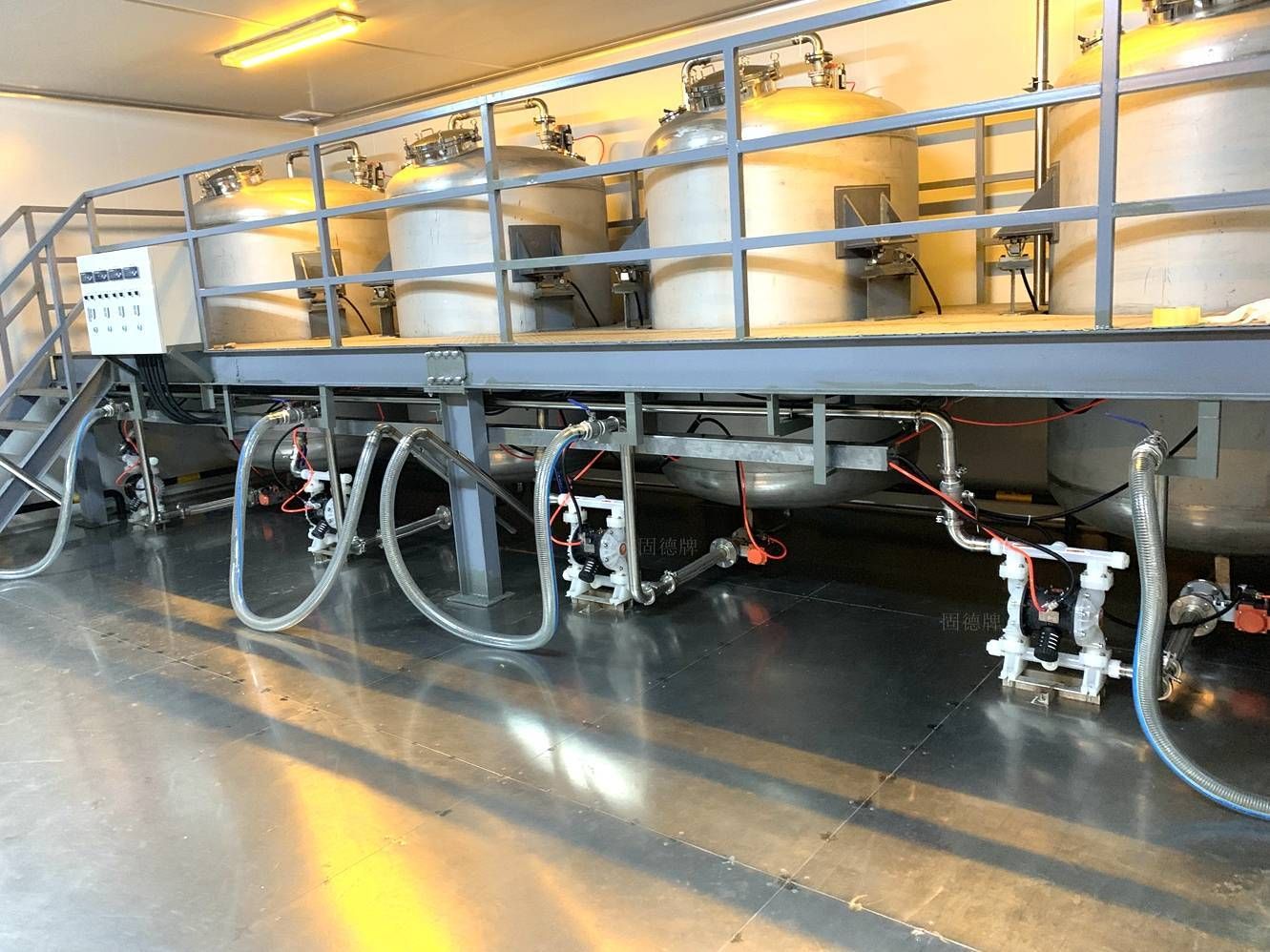 鋰電池客戶來廠里考察，回去后把生產(chǎn)車間的泵全換了......