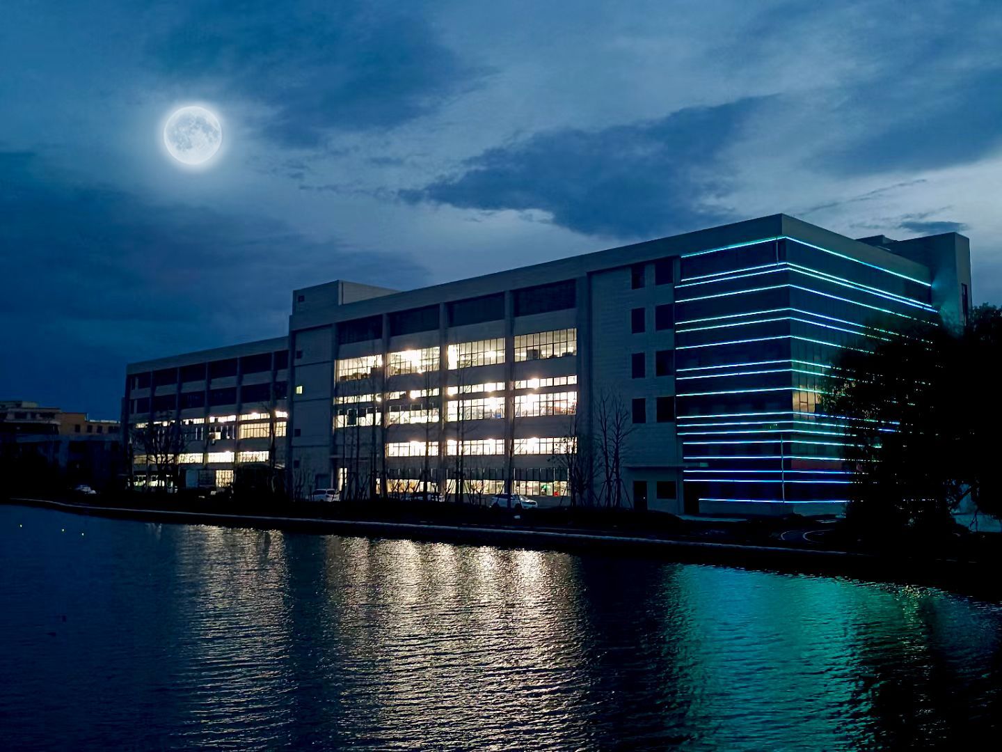 邊鋒機(jī)械集團(tuán),隔膜泵廠家,進(jìn)口泵替換,中秋快樂(lè)